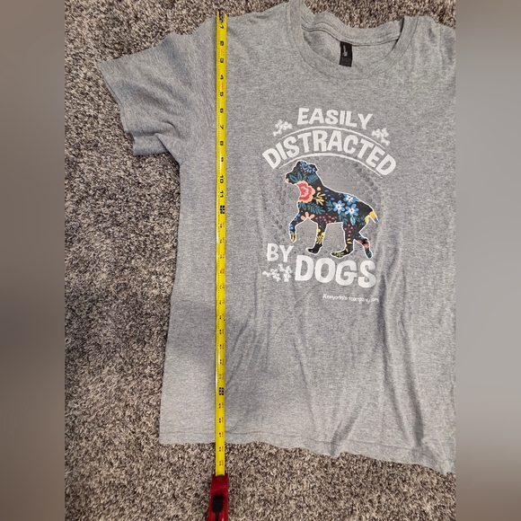 EASILY DISTRACTED BY DOGS T-Shirt Heather Gray Floral Dog Unisex EUC - Picture 8 of 16